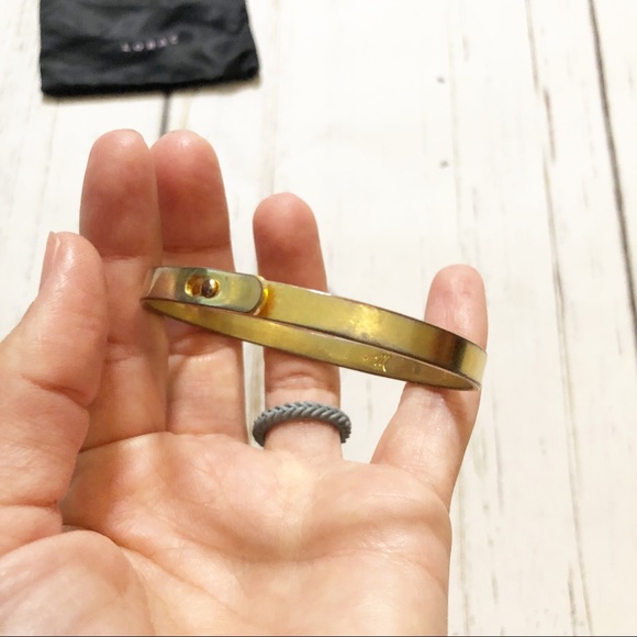 Madewell Jewelry - Madewell gold like fashion bracelet one size clasp closure